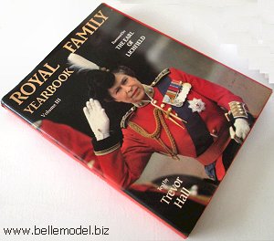 Books: Royal family yearbook III by Trevor Hall. South Africa, Pretoria, Villieria